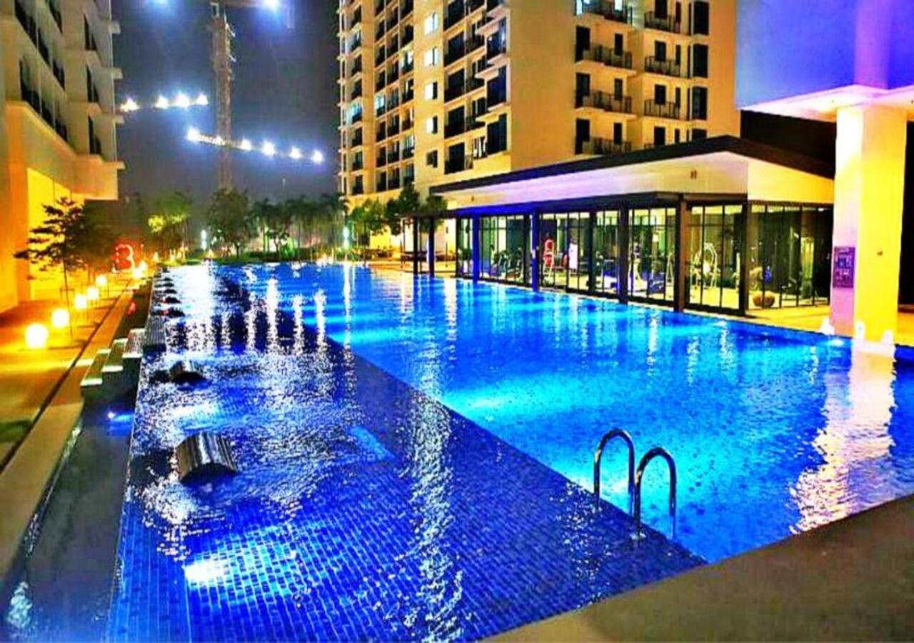 Peanut Butter Homestay #Trefoil Setia City 实达阿南 外观 照片